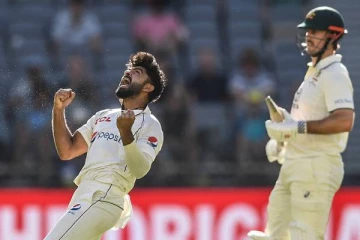 அறிமுக டெஸ்டிலே 6 விக்கெட்! அவுஸ்திரேலியாவை அலற வைத்த பாகிஸ்தான் வீரர்