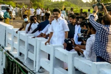 தஞ்சையில் துார்வாரும் பணிகளை நேரில் ஆய்வு செய்தார் முதலமைச்சர் மு.க.ஸ்டாலின்..!