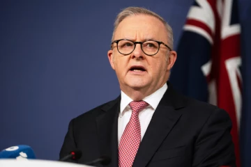 ඕස්ට්‍රේලියානුවන්ට ප්‍රහාරයක් - ඉරානයෙන් ඕස්ට්‍රේලියානු කඳවුරකට ප්‍රහාරයක්