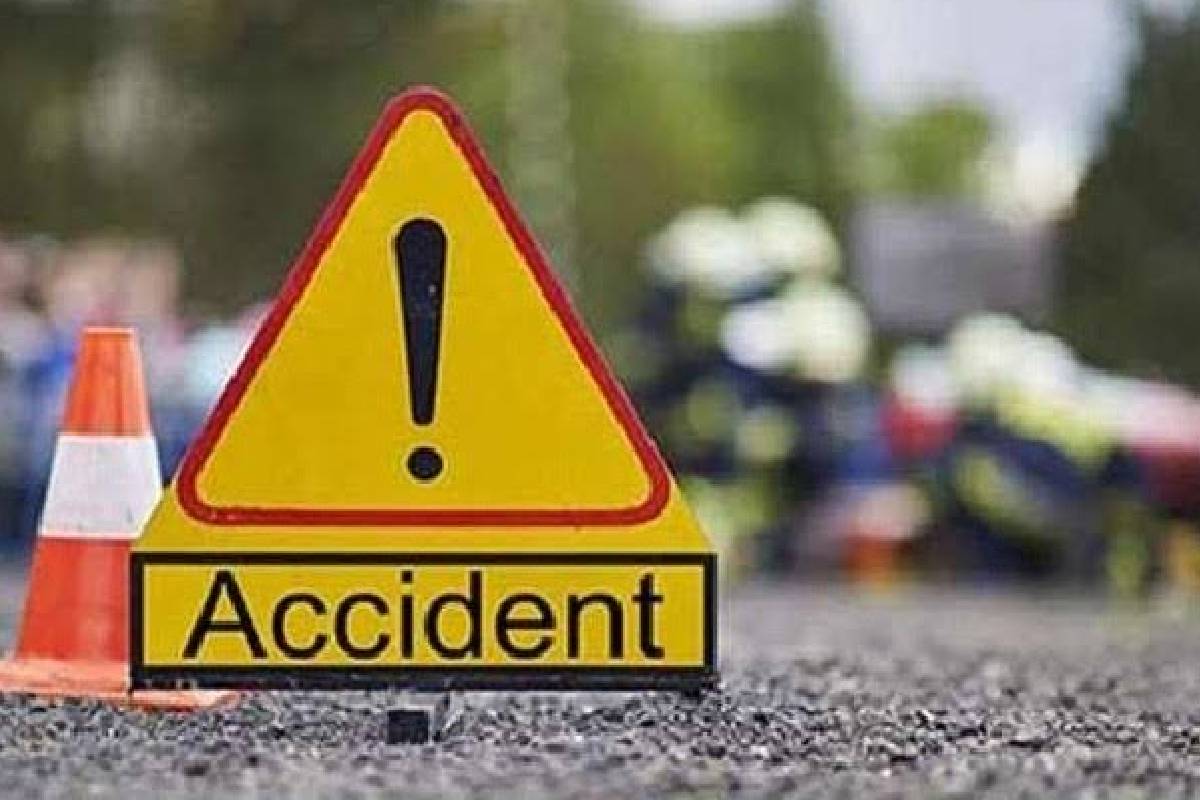 லிந்துலையில் நிறுத்தி வைக்கப்பட்டிருந்த வாகனங்கள் மீது மோதி விட்டு தப்பிச் சென்றவர்! தீவிர விசாரணை | Man Who Hit Parked Vehicles In Lindulai And Fled
