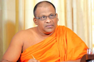 මීට සුළු මොහොතකට පෙර ගලගොඩඅත්තේ ඥානසාර හිමියන් අත්අඩංගුවට