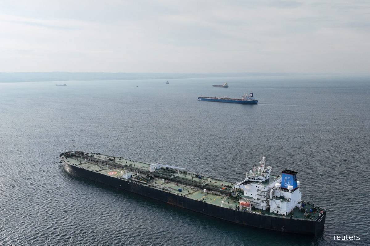 குதிக்கும் எண்ணெய் விலை... ஈரான் போரால் ஆசியப் பங்குச் சந்தைகள் சரிவு | Oil Rises Asia Shares Slide குதிக்கும் எண்ணெய் விலை... ஈரான் போரால் ஆசியப் பங்குச் சந்தைகள் சரிவு | Oil Rises Asia Shares Slide