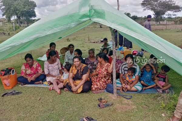 தொழில் முயற்சியாளர்களுக்கு காணி வழங்கக்கோரி திருகோணமலையில் ஆர்ப்பாட்டம் (Photos) | Vigilance For Allotment Of Land To Entrepreneurs