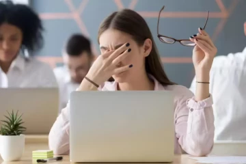 டிஜிட்டல் கண் திரிபு அதிகரிப்பு ; நிபுணர்கள் வழங்கும் பரிந்துரைகள்