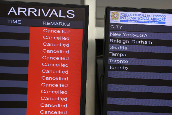 ஃபுளோரிடாவில் விமானச் சேவைகளை ரத்து செய்த கனமழை! | Heavy Rain Canceled Flights In Florida