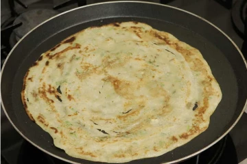 வெறும் பத்தே நிமிடத்தில் தயாரிக்கலாம்... இன்ஸ்டன்ட் கோதுமை தோசை!