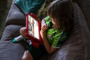 சிறார்களின் சமூக வலைதளக் கணக்குகளை நீக்காவிடில் 50 மில்லியன் அபராதம்; அதிரடி காட்டும் அவுஸ்திரேலியா