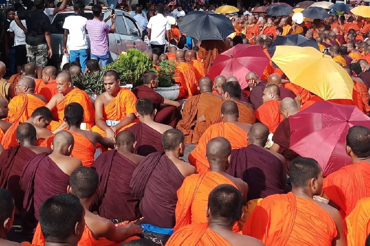 நாவற்குழி விகாரை பிக்கு கைது விவகாரம் : சுமந்திரனை குற்றஞ்சாட்டும் கஸ்ஸப தேரர் | Nawatkuli Vihara Monk Arrested Kassapa Thero