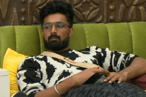 பிக்பாஸ் பிரபலம் நிரூப்பா இது, என்ன திடீரென இப்படி மாறிவிட்டார்- என்ன செய்துள்ளார் பாருங்க