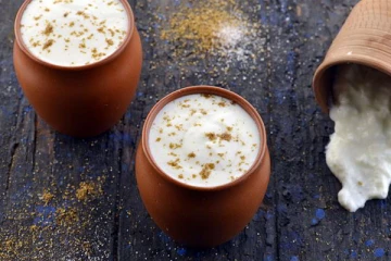 லஸ்ஸி குடிக்கும் பழக்கம் உள்ளவரா நீங்கள்? அப்போ உங்களுக்கு இந்த அற்புத நன்மைகள் கிடைக்குமாம்