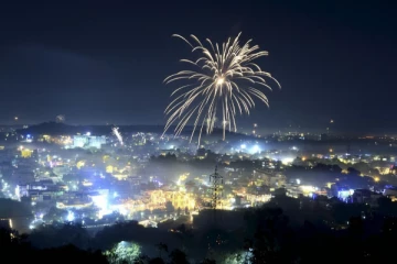 கர்ப்பிணி பெண்ணின் சாபம் - பல நூறு ஆண்டுகளாக தீபாவளி கொண்டாடாத கிராமம்