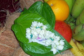 மறந்தும் வெற்றிலை பாக்கு இந்த திசையில் வைத்து விடக்கூடாது