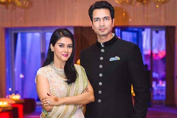 உச்சத்தில் இருந்த போதே சினிமாவில் இருந்து ஒதுங்கிய நடிகை அசின் சொத்து மதிப்பு எவ்வளவு தெரியுமா? | Actress Asin Net Worth Details