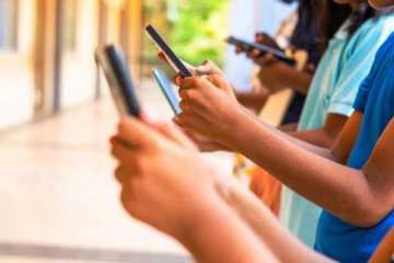 சமூக ஊடகங்களால் பறி போகும் சிறுவர்களின் உயிர் - வெளியான அதிர்ச்சி தகவல்!