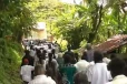 ගසක් කඩාවැටීමෙන් මියගිය තිදෙනා සෝ සුසුම්මැද අවසන් ගමනට