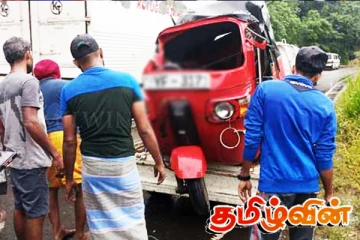 பேருந்து ஒன்றும் முச்சக்கர வண்டியும் நேருக்கு நேர் மோதியதில் பாடசாலை மாணவி பலி