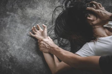 இயற்கை உபாதை கழிக்க சென்ற மாணவி..காட்டுக்குள் கொடூரம் - 2 சிறார்கள் உட்பட மூவர் கைது!