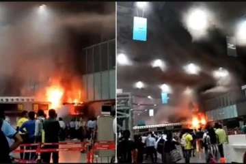 சர்வதேச விமான நிலையத்தில் திடீர் தீ விபத்து - மக்கள் பதற்றம்!