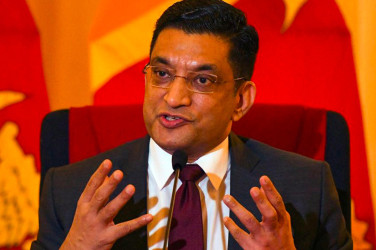 நாமல் ராஜபக்சவின் பிணை மனு விசாரணை: சர்ச்சையை கிளப்பியுள்ள அலி சப்ரியின் கருத்து - எழுப்பப்பட்டுள்ள கேள்வி | Hearing Of Namal Rajapaksa S Bail Application நாமல் ராஜபக்சவின் பிணை மனு விசாரணை: சர்ச்சையை கிளப்பியுள்ள அலி சப்ரியின் கருத்து - எழுப்பப்பட்டுள்ள கேள்வி | Hearing Of Namal Rajapaksa S Bail Application