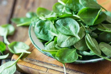 அதிகமா கீரை சாப்பிட்டால் இந்த பக்க விளைவுகள் உண்டாகும்! உஷாரா இருங்க