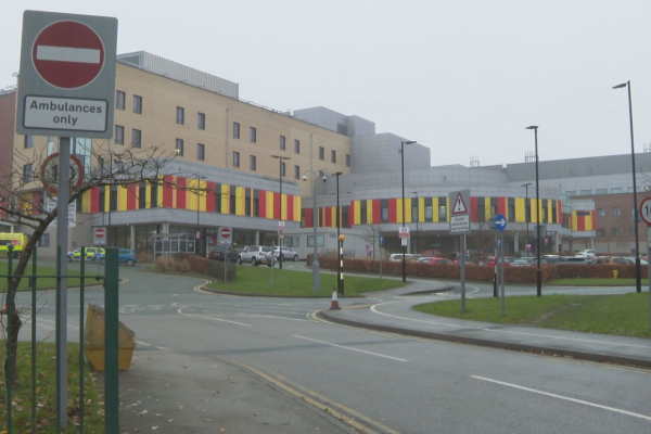 38 நோயாளர்களை பாலியல் துஷ்பிரயோகம் செய்த மருத்துவர்; பிரித்தானியாவில் சம்பவம் | England Doctor Sexually Abused 38 Patients 38 நோயாளர்களை பாலியல் துஷ்பிரயோகம் செய்த மருத்துவர்; பிரித்தானியாவில் சம்பவம் | England Doctor Sexually Abused 38 Patients