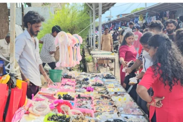 யாழ். நகரத்தில் சன நெரிசல்; புத்தாடை வாங்க முண்டியடித்த மக்கள்