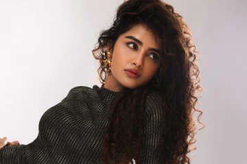 டிராகன் பட நடிகை அனுபமாவின் அசத்தல் போட்டோஷூட்