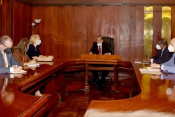 திட்டமிடாத சந்திப்பு! இலங்கை தொடர்பான முக்கிய குழுவை சந்தித்தார் ஜி.எல்.பீரிஸ்!