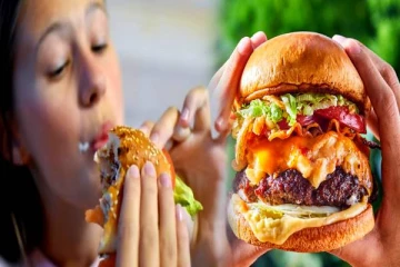 பர்கரில் இந்த பொருள் மட்டும் வைத்து மதிய வேளைகளில் சாப்பிடாதீங்க! ஆபத்து நிச்சயம்