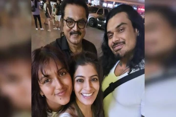 வரலட்சுமி ஆசையை கழுவி ஊற்றும் இணையவாசிகள்: ஏன் தெரியுமா?