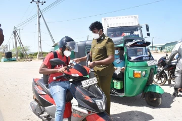 மன்னார் மாவட்டத்தில் சோதனை சாவடிகளில் கோவிட் தடுப்பூசி அட்டை பரிசோதனை ஆரம்பம்