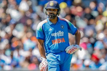 அவுஸ்திரேலியா மண்ணில் எந்த இந்தியரும் செய்யாத சாதனையை படைத்த ரோஹித் சர்மா