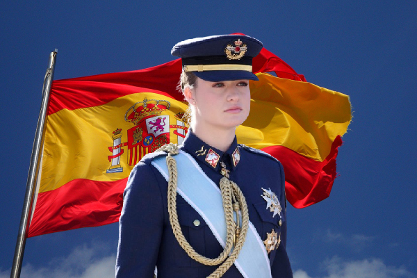 20 வயதுதான் ஆனால்... பிரபல நாட்டின் அரியணை ஏறும் இளம் ராணி! | 20 Year Old Becomes Spain First Queen In 150 Years