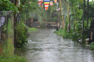 வெள்ள அபாய எச்சரிக்கை நீடிப்பு
