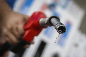 நாட்டில் எரிபொருளுக்கு தட்டுப்பாடு கிடையாது - உதய கம்மன்பில