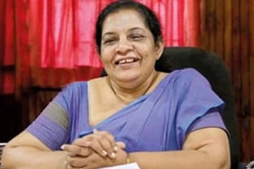 දවස ගානේ ගණන් උස්සන මුද්‍රණාලාධිපතිනියට තවත් සල්ලි මදිලු.