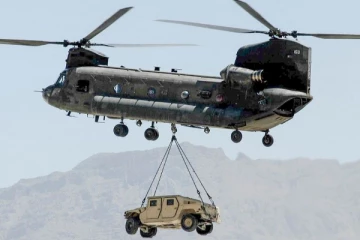 அதிநவீன இராணுவ தளபாடங்களை எல்லையில் குவித்த இந்தியா!