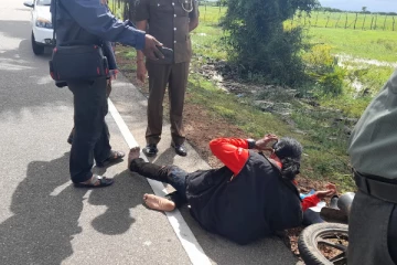 மாவீரர் நாளில் சிறிலங்கா இராணுவம் ஊடகவியலாளரை விரட்டி விரட்டி மூர்க்கத்தனமாகத் தாக்குதல்!