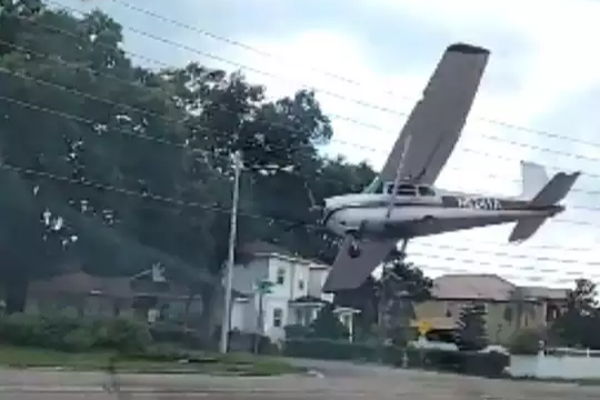 எரிபொருள் காலியானதால்  விழுந்து நொறுங்கிய விமானம் | The Plane Crashed Due To Running Out Of Fuel