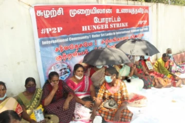 போராட்டத்தில் ஈடுபட்டவர்களின் விபரங்களை சேகரித்த பொலிஸார்