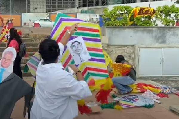 காலிமுகத்திடலில் அரசாங்கத்துக்கு எதிராக பறக்க விடப்பட்ட பட்டங்கள் | Srilanka Against Protest In Colombo