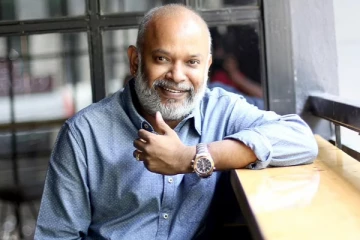 தமிழ் சினிமாவின் முக்கிய இயக்குநரான வெங்கட் பிரபு தனது இரண்டு மகளுடன் எடுத்துக்கொண்ட போட்டோ..