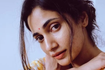 குரு குரு கண்ணாலே!! மின்னும் பிக்பாஸ் லாஸ்லியா அழகிய புகைப்படங்கள்..