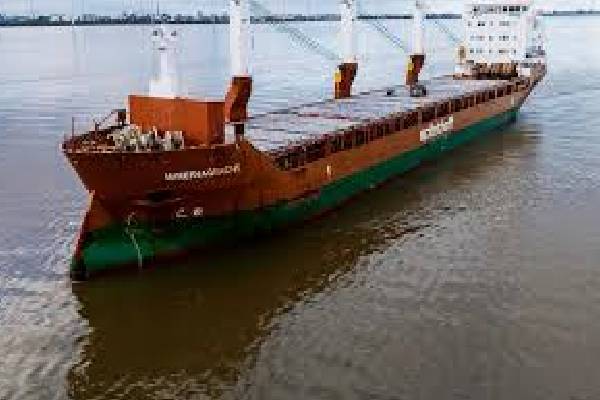 யேமன் கப்பல் தாக்குதலுக்கு ஹூதி கிளா்ச்சியாளா்கள் பொறுப்பேற்பு | Houthi Claim Responsibility Yemeni Ship Attack