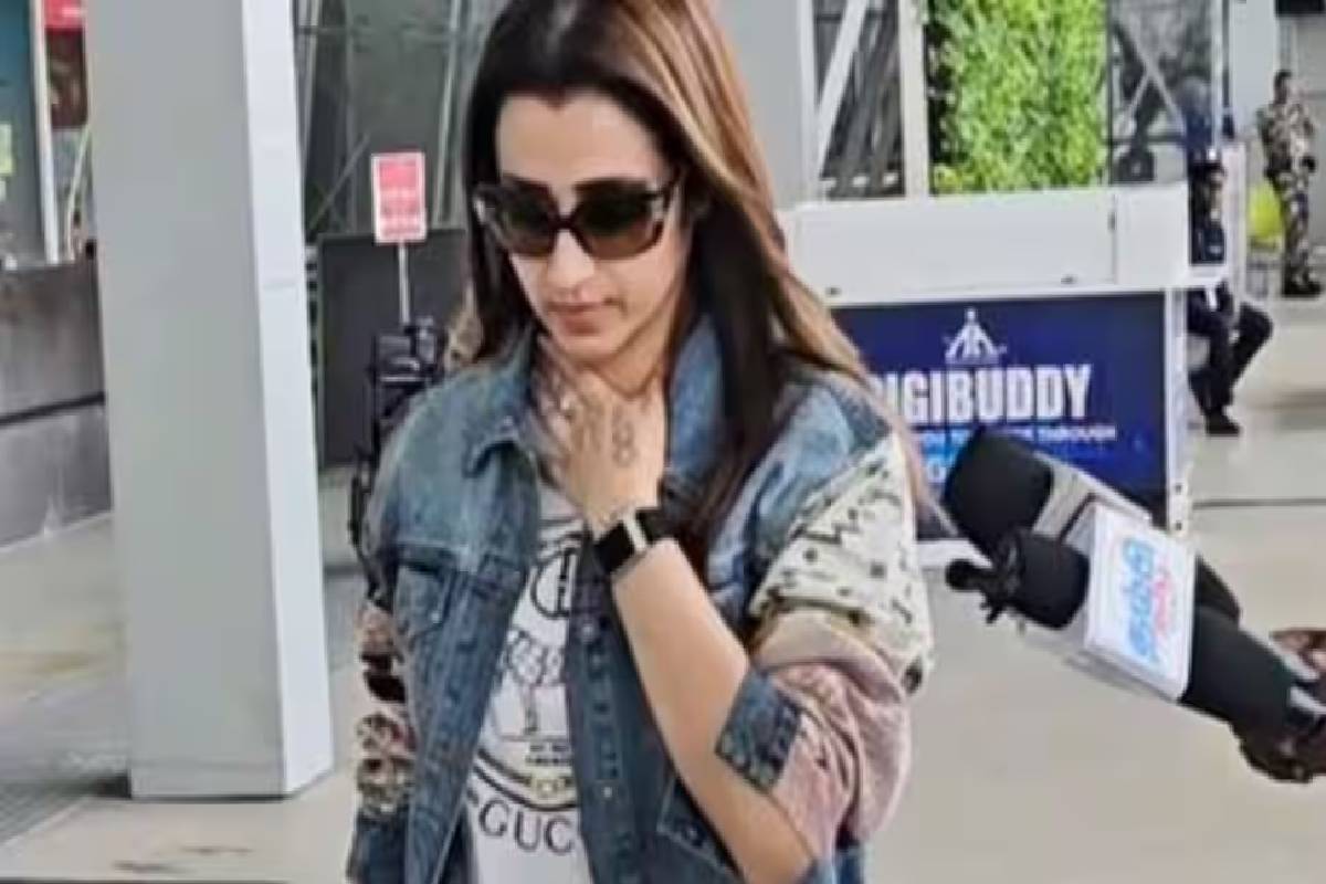 சர்சைகளுக்கு நடுவில் காதல் பற்றிய த்ரிஷாவின் புதிய பதிவு : என்ன இப்படி சொல்லிட்டாங்க! | Trisha Reaction On Vijay Divorce Controversy Viral