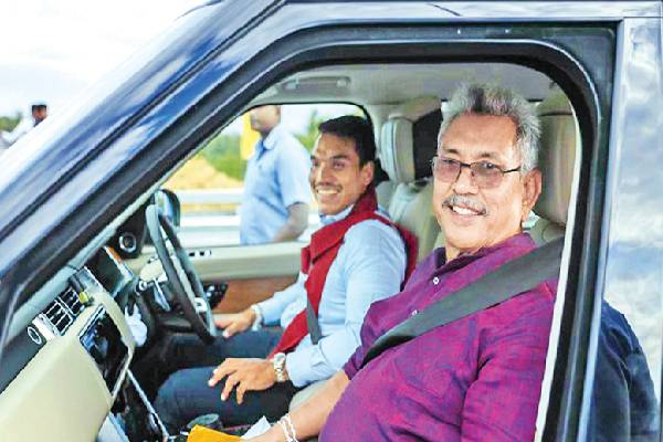 Namal Rajapaksa and Gotabaya Rajapaksa-நாமல் ராஜபக்ச மற்றும் கோட்டாபய ராஜபக்ச
