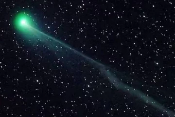 முதன்முறையாக பூமியை நெருங்கும் ஒரு பச்சை நிற வால் நட்சத்திரம்!