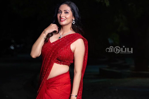 கன்னத்தை நாக்கால் சீண்டும் நடிகர்!! அந்த காட்சியால் வீட்டில் அழுதேன்!! நடிகை சதா ஓப்பன் | Actress Sadha Open Talk About Villian Scene Jayam