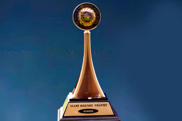 ஒரே போட்டியில் 6 கேட்ச் - ஜான்டி ரோட்ஸின் உலக சாதனையை முறியடித்த இந்திய வீரர் | Vignesh Puthur 1St Player As Most Catch In Match