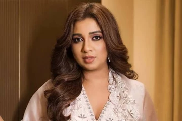 41 வயதில் பல கோடி சொத்துக்கு அதிபதியாக இருக்கும் ஸ்ரேயா கோஷல்.. அடேங்கப்பா!